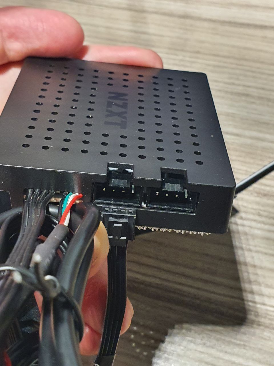 Can't connect AER RGB 2 fan to RGB & Fan Controller r/NZXT